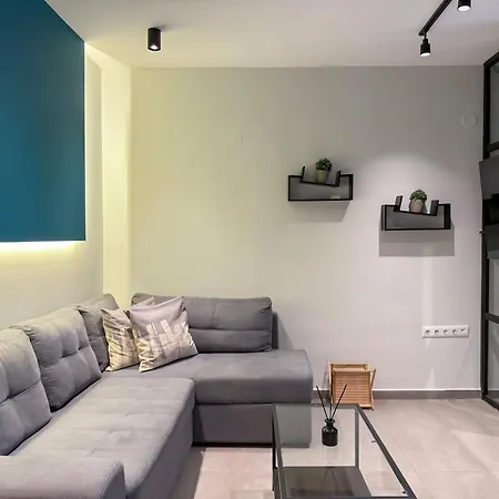 Luxury Downtown D4 Apartment