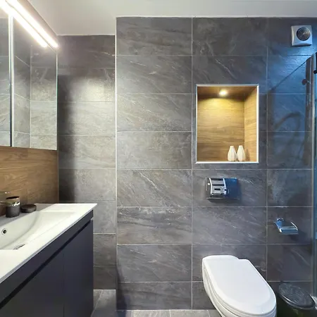 Luxury Downtown D4 *